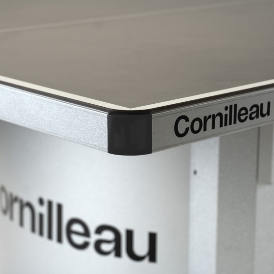 112302_CAMPUS_Cornilleau_gray_05